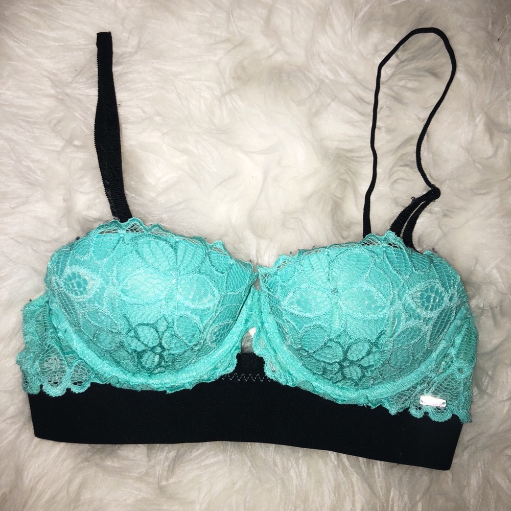 Victoria’s Secret Pink bra